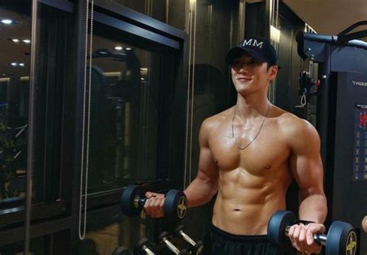 Ahn Bo-hyun Height, Weight, Net Worth, Age, Birthday, Wikipedia, Who, Instagram, Biography