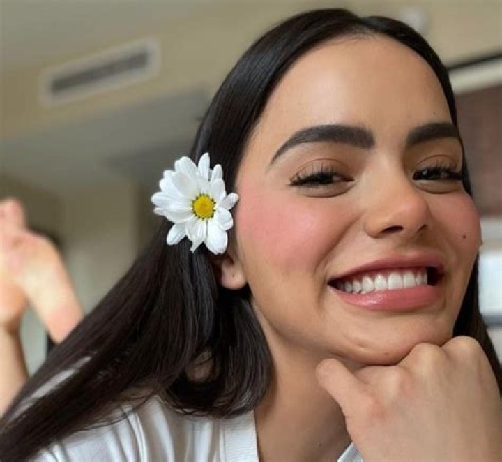 
Andrea Zendejas Height, Weight, Net Worth, Age, Birthday, Wikipedia, Who, Nationality, Biography 