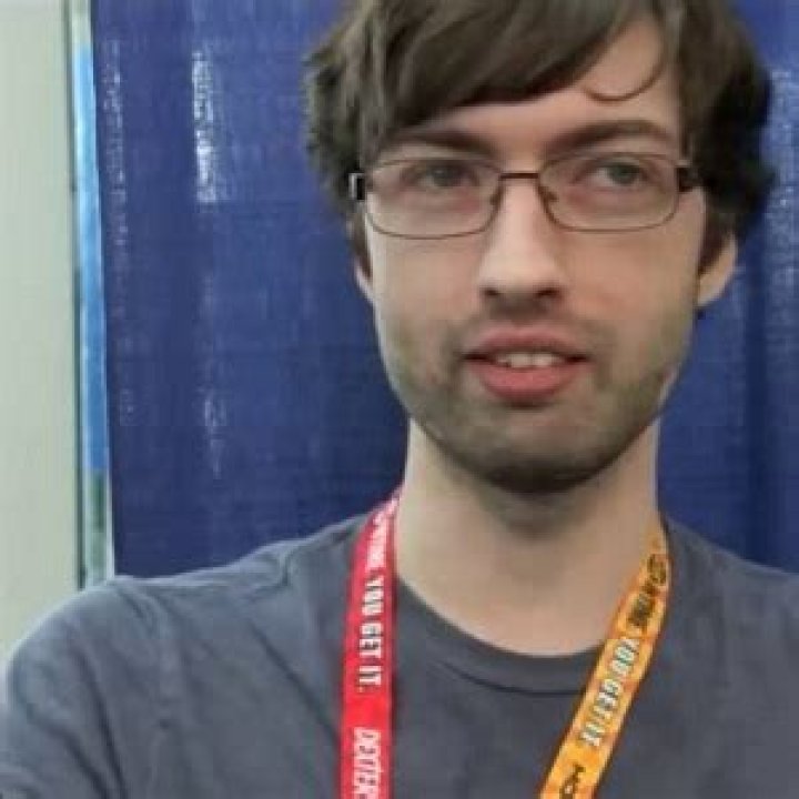 Andrew Hussie Height, Weight, Net Worth, Age, Birthday, Wikipedia, Who, Nationality, Biography