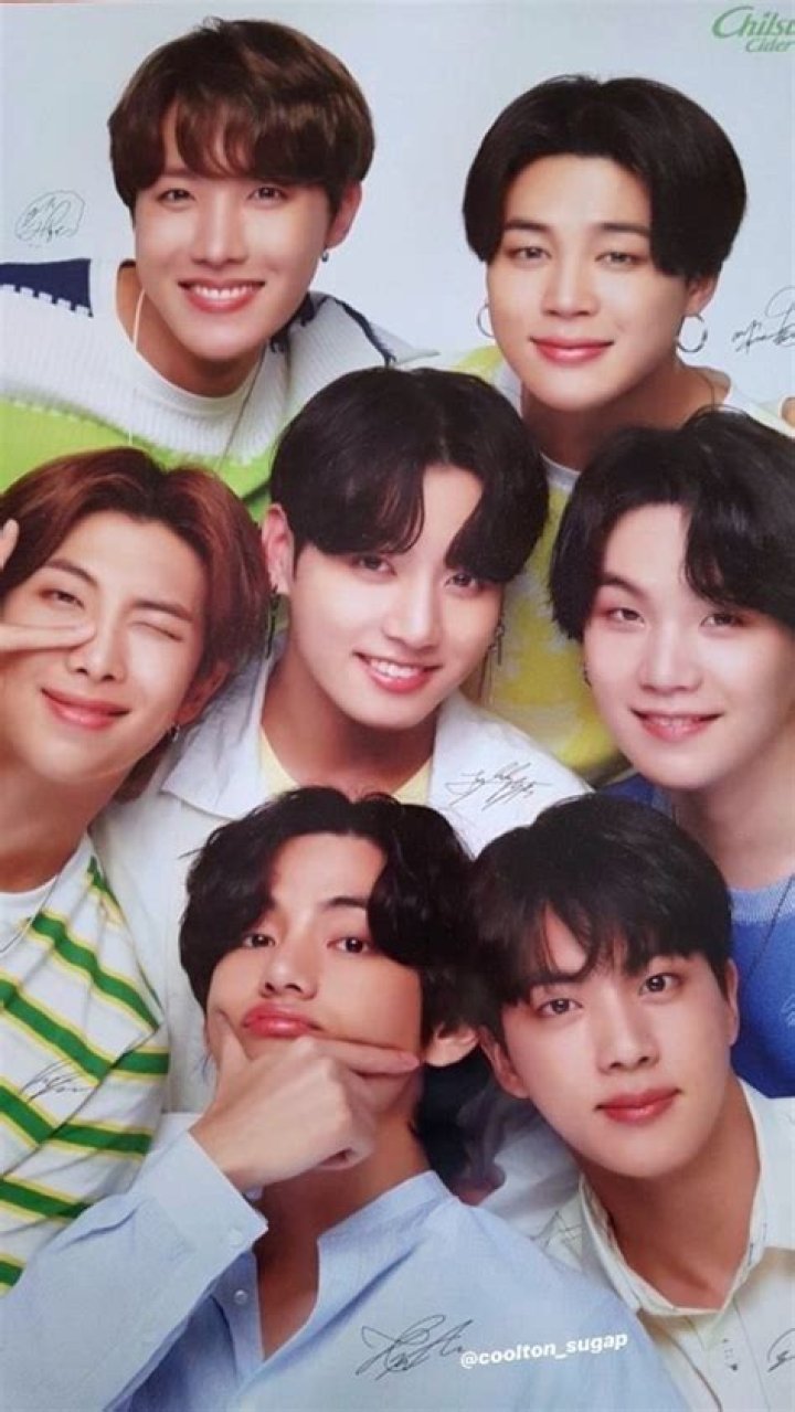 
BTS’ V posts a chaotic birthday story for J-hope featuring Jimin and Jungkook on Instagram 