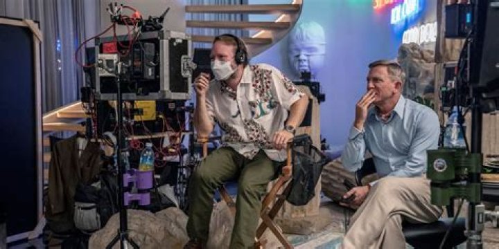 
Daniel Craig, Rian Johnson tease more ‘Knives Out’, ‘Glass Onion’ beats Toronto Film Fest – Los Angeles News 