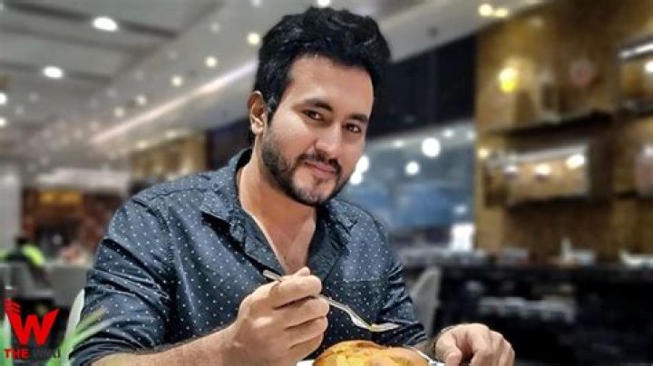 Deepak Thakur Height, Weight, Net Worth, Age, Birthday, Wikipedia, Who, Instagram, Biography