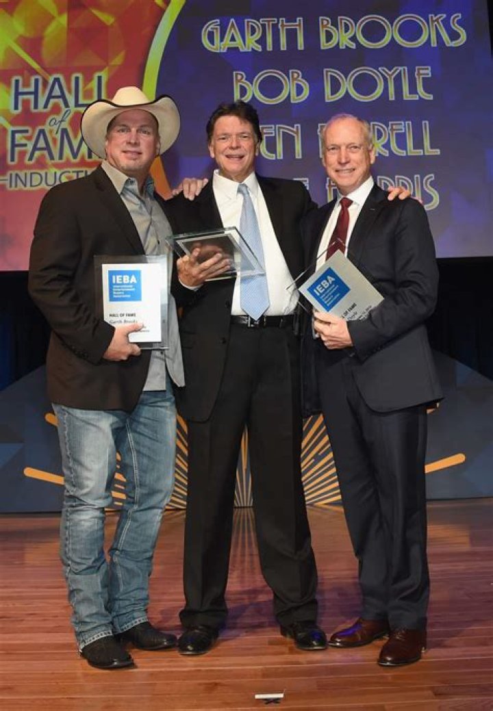 
Does Ben Farrell Die? What Has Happened To Ben Farrell?, Veteran Garth Brooks 