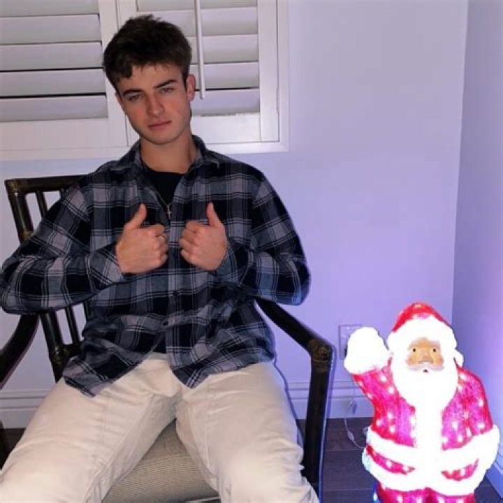 
Elijah Ray Height, Weight, Net Worth, Age, Wiki, Who, Instagram, Biography 