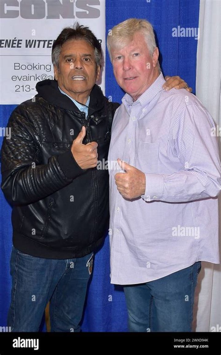 Erik Estrada Height, Weight, Net Worth, Age, Birthday, Wikipedia, Who, Nationality, Biography