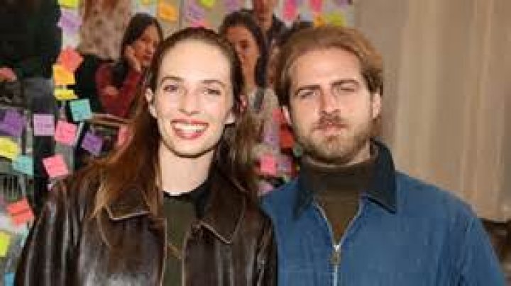 
Internet Asks ” Is Maya Hawke Gay?” As Rumors About Her Sexuality Makes News 