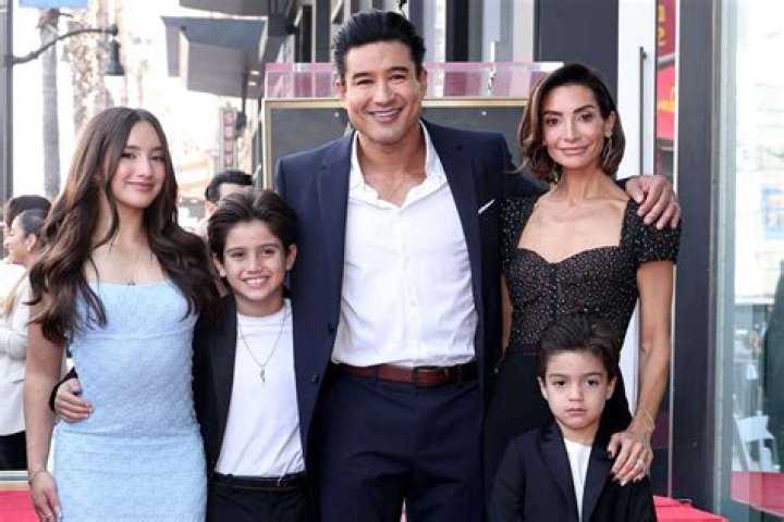 
Is Phil Chester Married? His Bio, Age, Wife, Kids and Net worth 