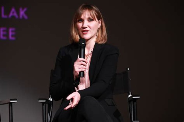 
Jessica Pressler Scandal Details- Journalist Vivian Kent From Inventing Anna Is A Real Bloomberg Reporter 