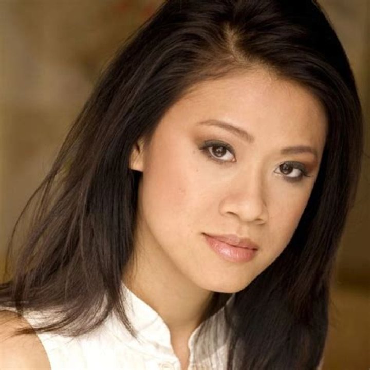 Junie Hoang Height, Weight, Net Worth, Age, Birthday, Wikipedia, Who, Nationality, Biography