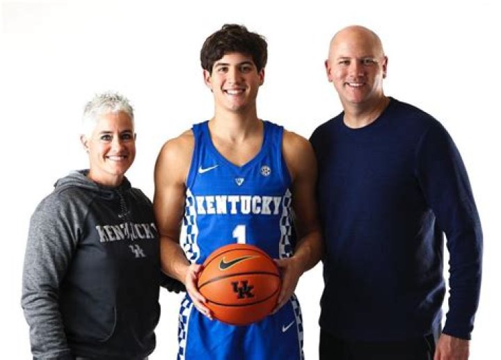 Lee Tuck Parents: Where Are They From? Family Ethnicity And Net Worth
