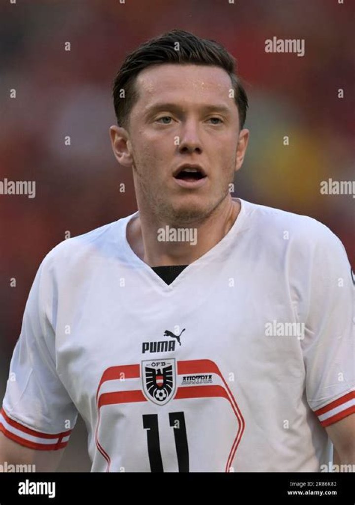 
Michael Gregoritsch Height, Weight, Net Worth, Age, Birthday, Wikipedia, Who, Nationality, Biography 