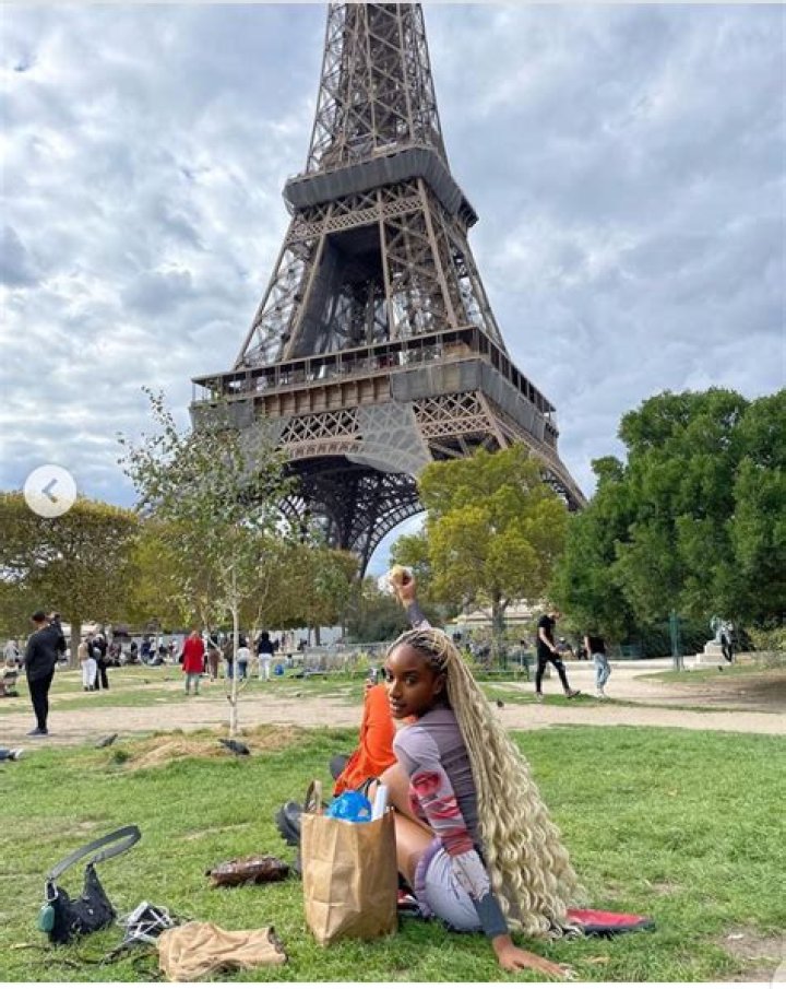 
Nigerian Actress, Luchy Donalds Shares New Pictures Of Herself As She Visits Eiffel Tower In France. 