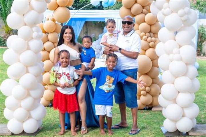 
Nonkululeko Whitney Age, Birthday, Wikipedia, Who, Nationality, Biography 