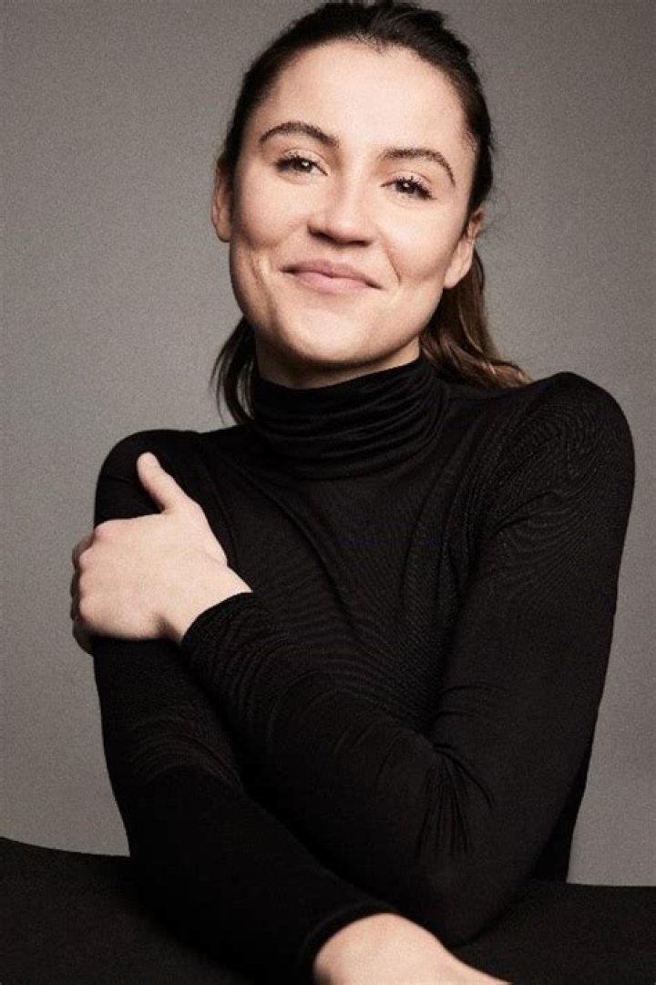  Oona Roche