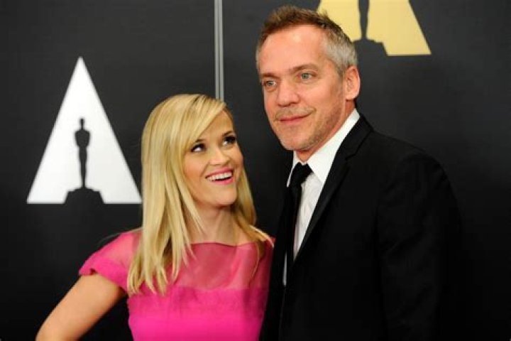 
Reese Witherspoon Remembers ‘Wild’ Director Jean-Marc Vallée 1 Year After His Death: ‘Miss You’ 