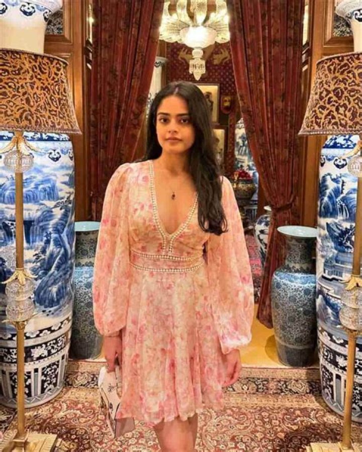 
Riddhi Sharma Height, Weight, Net Worth, Age, Birthday, Wikipedia, Who, Nationality, Biography 