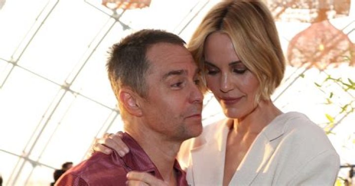 Sam Rockwell Is Not Gay: He Is Married To Leslie Bibb- Rumors Explained
