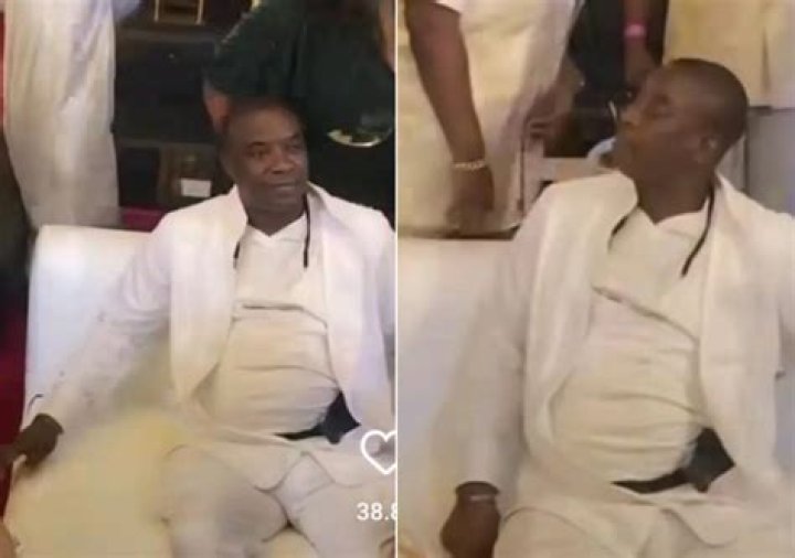 
“This Country, You Have To Stay Armed 24/7″– Netizens Reacts As Kwam 1 Is Spotted With Gun At An Event 
