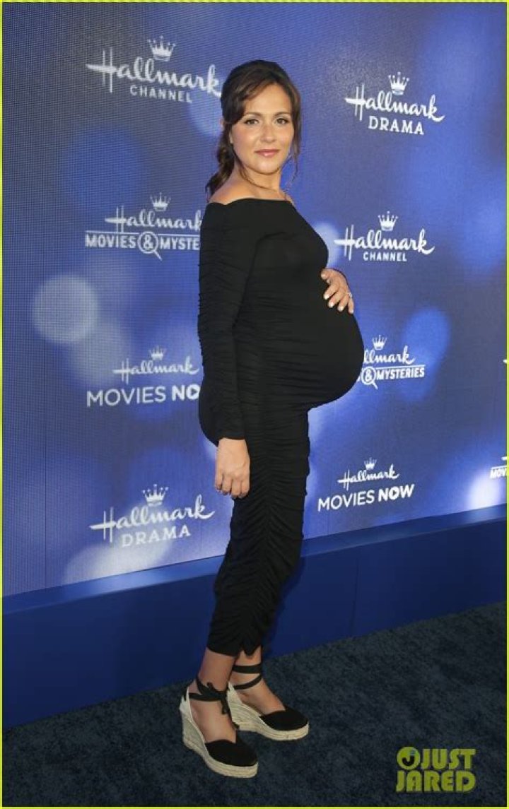 Was Italia Ricci Pregnant In Love In Winterland? Her Measurements- Is She Related To Susan Ricci?