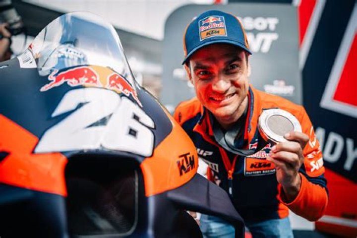 
Who are Dani Pedrosas Parents? Dani Pedrosa Biography, Parents Name, Nationality and More 