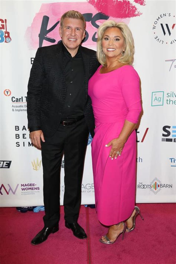 Who Is Nicole Pierce Husband Jeffrey? Everything To Know About The Cast Of Pam & Tommy