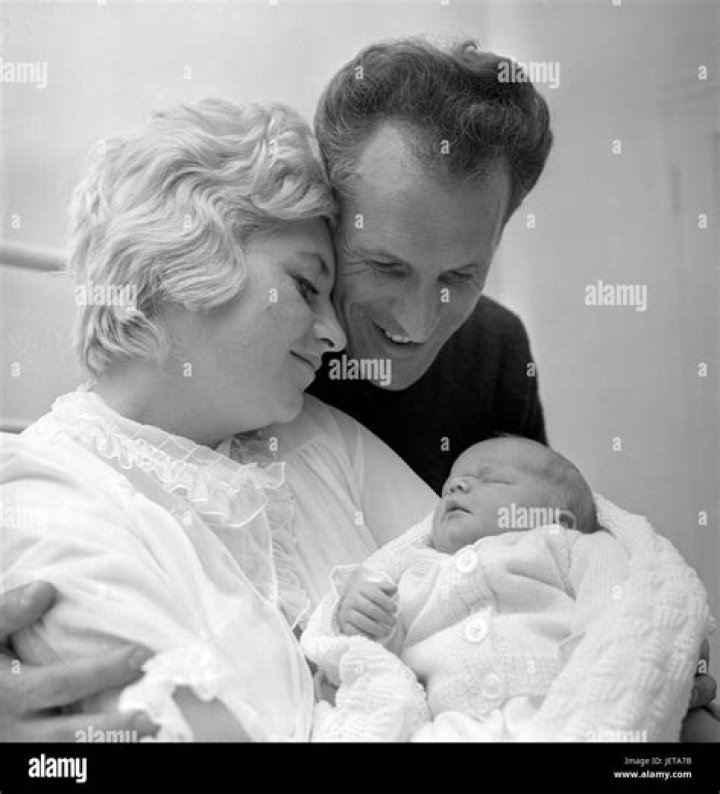 
Who Was Bruce Forsyth First Wife Penny Calvert? Age Children And Cause Of Death Revealed 